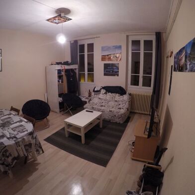 Appartement 3 pièces 840 €