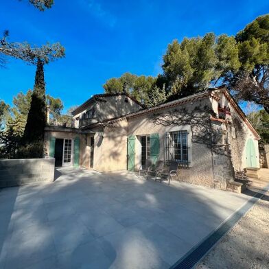 Maison 5 pièces 2600 €