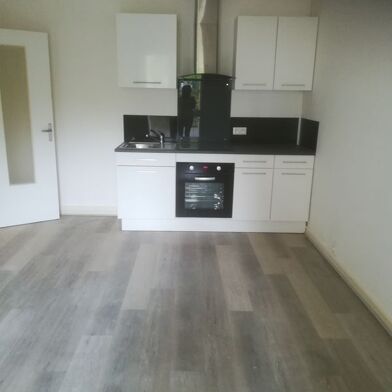 Appartement 3 pièces 750 €