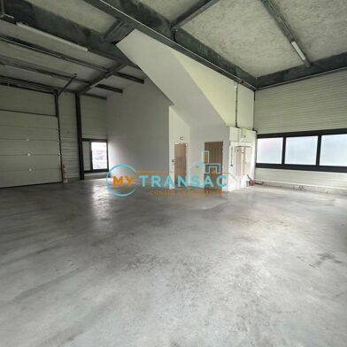 Local industriel  2617 €