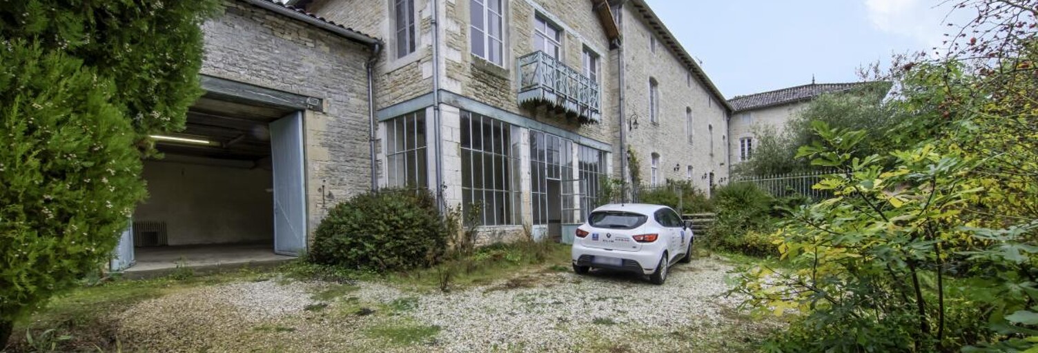 Maison  641 m² à vendre à Lizant (86400)