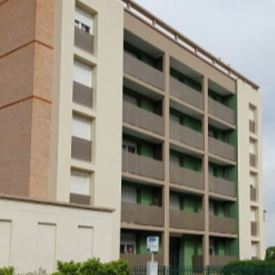 Appartement 5 pièces 921 €