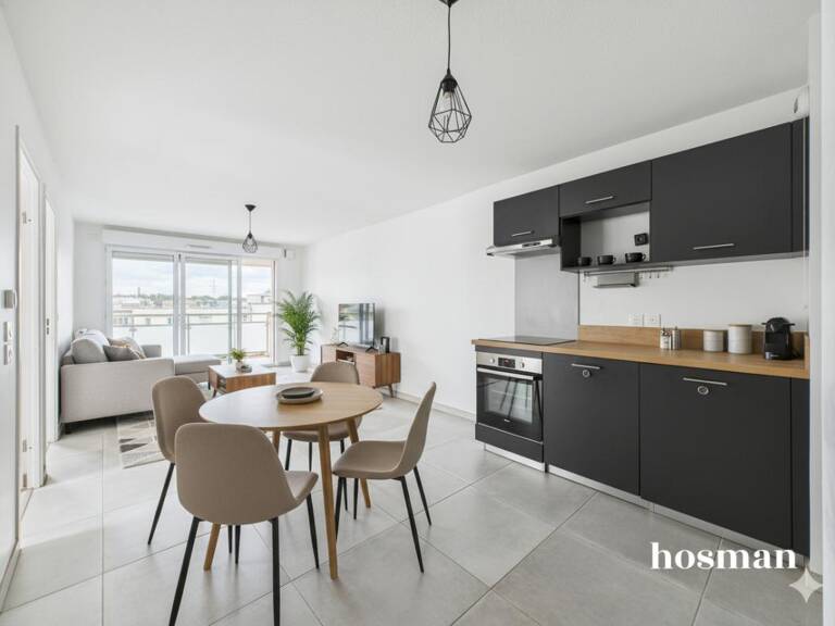 Appartement 3 pièces de 61 m² avec balcon et parking - Avenue Carnot, Cenon — photo 1