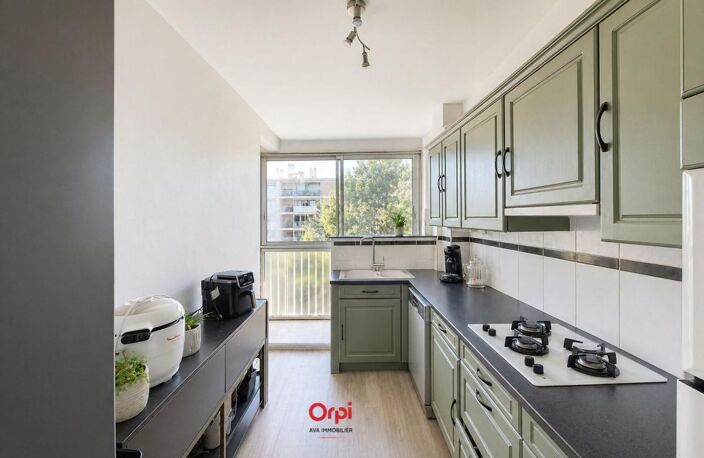 Appartement / T4 / 80M2 / Balcons/ Place privée/ Vue dégagée / Saint Loup / 13010 / ORPI — photo 3