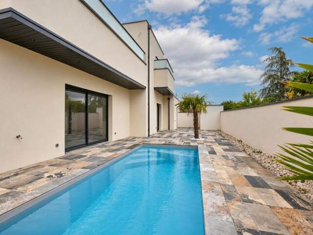 Villa contemporaine à St Maurice l'Exil — photo du bien