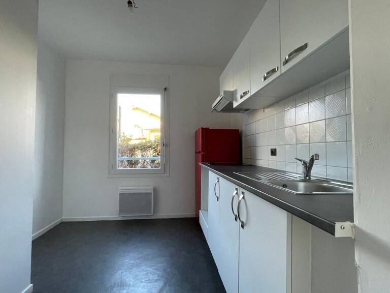SAOUZELONG- 2 PIECES 49M²-PARKING — photo 1