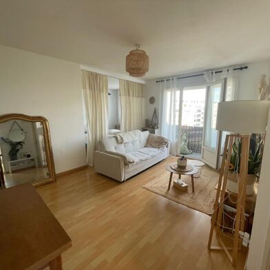 Appartement 3 pièces 730 €