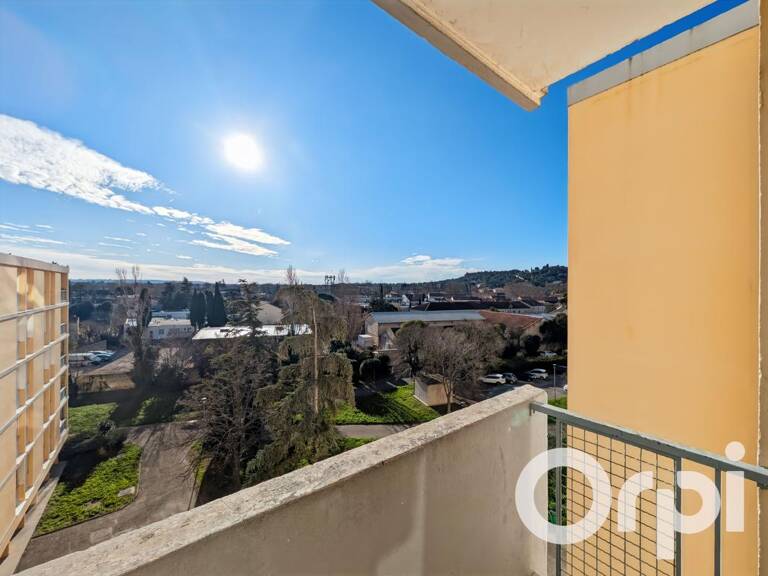 Appartement T4 – 76 m² – 3 chambres – Lumineux – Orange — photo 1