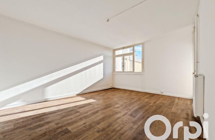 Appartement T4 – 76 m² – 3 chambres – Lumineux – Orange — photo 2
