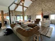 Grange convertie en loft avec maison d'amis, piscine chauffée et dépendances — photo 3