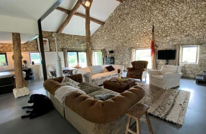 Grange convertie en loft avec maison d'amis, piscine chauffée et dépendances — photo 3