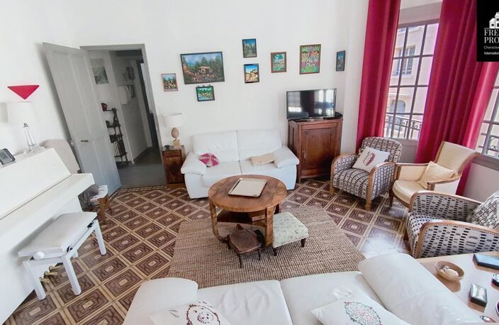 Appartement bourgeois - 108m² habitable -  Deuxième étage - Parfait état - Centre ville de Perpignan — photo 3