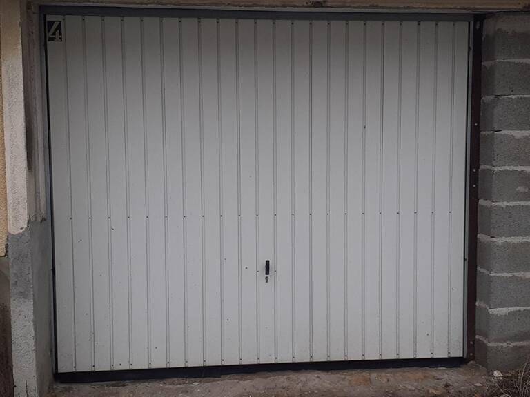 Parking / box Bauge En Anjou 125 m2 — photo 1