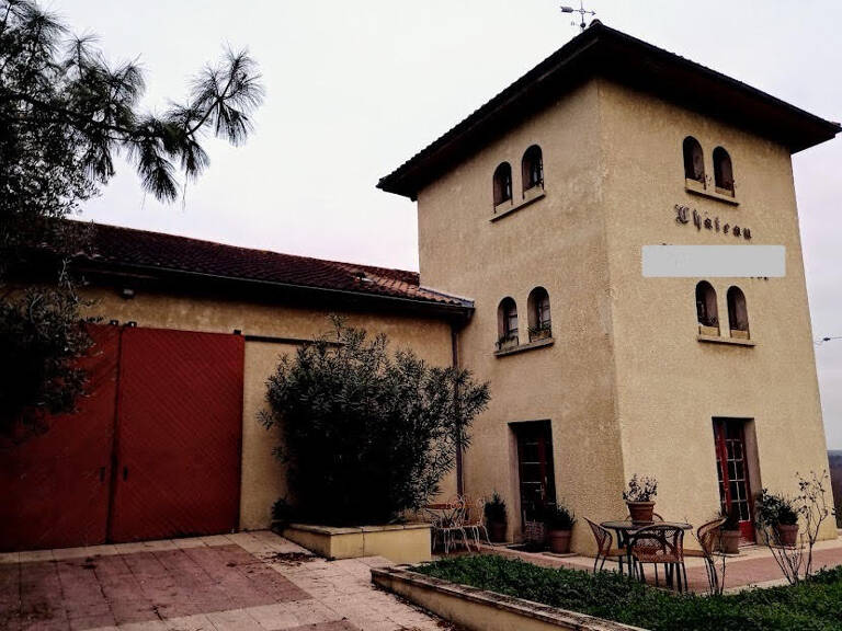 33  Ensemble immobilier, bati en R2, annexes et terrain de 15 000 m2 — photo 1