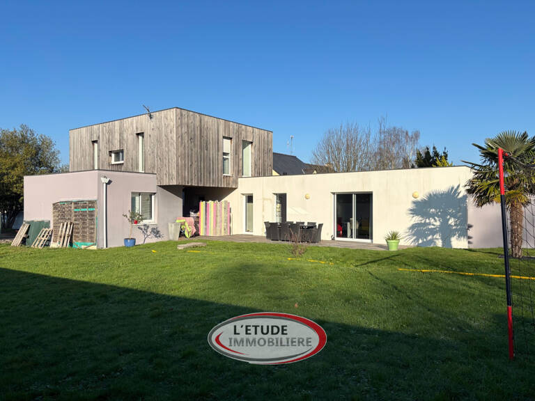 Carquefou : Au coeur du bourg, maison d'architecte avec beaux — photo 1
