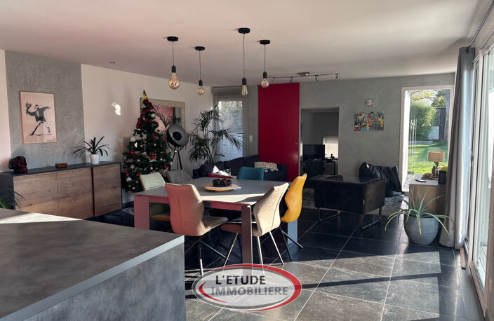 Carquefou : Au coeur du bourg, maison d'architecte avec beaux — photo 5