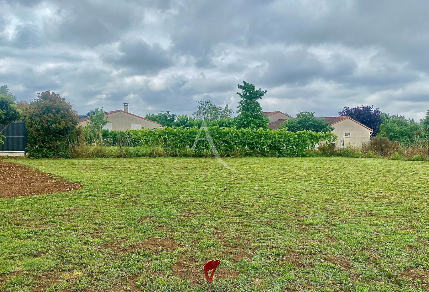 LAGRAVE, Terrain de 640 m² — photo 1