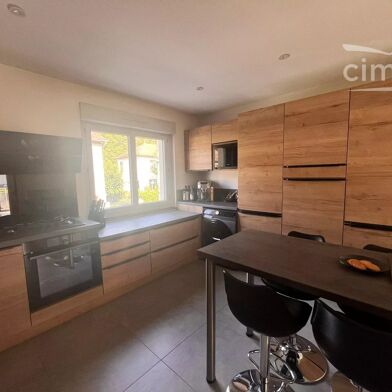 Appartement  760 €