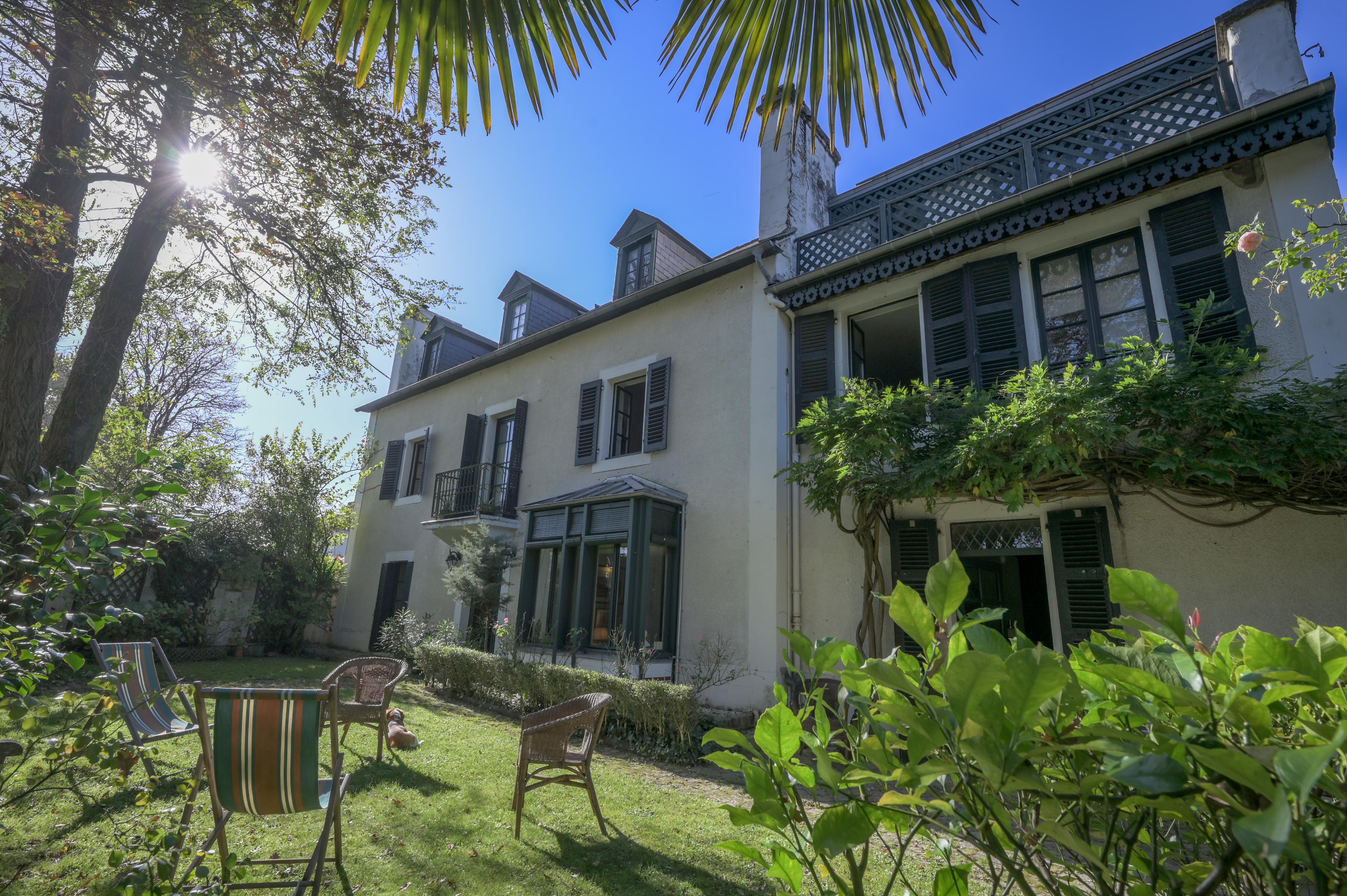 Villa / Maison  T14 à vendre Billère 64140