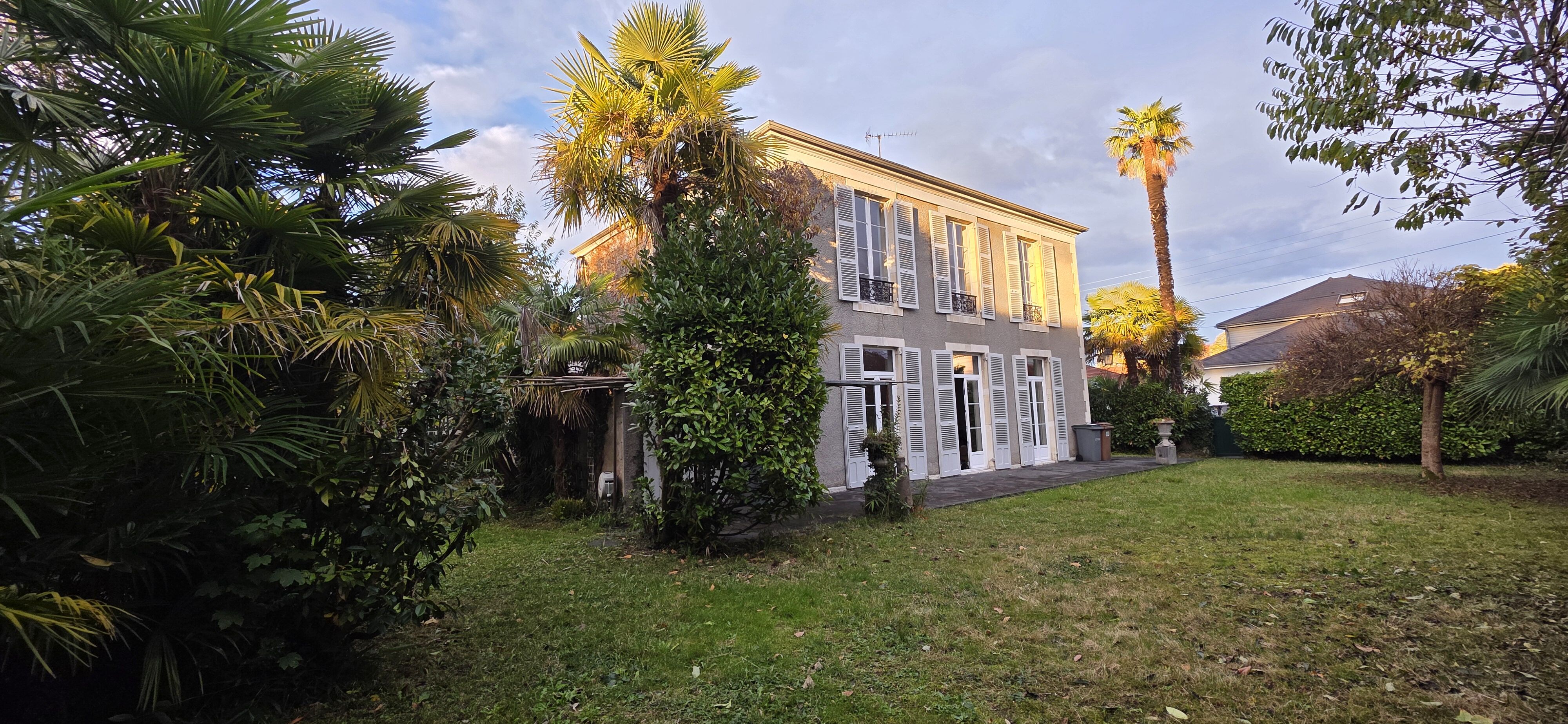 Villa / Maison  T7 à vendre Pau 64000