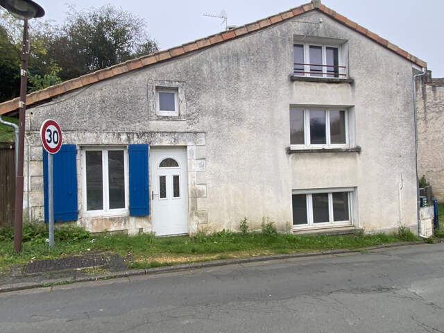 Maison 175 m2 - Bourg Iteuil — photo du bien