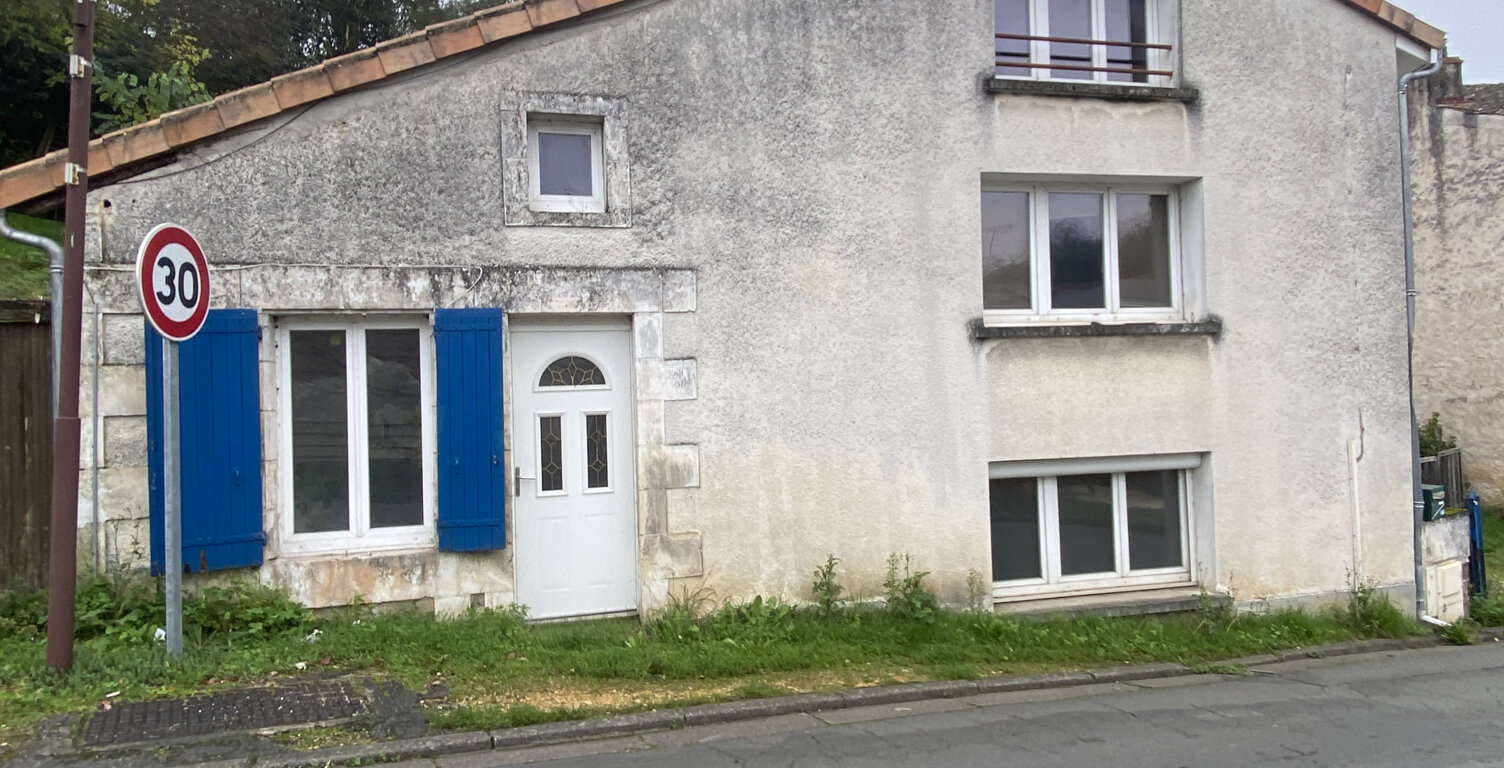 Maison 175 m2 - Bourg Iteuil — photo 1