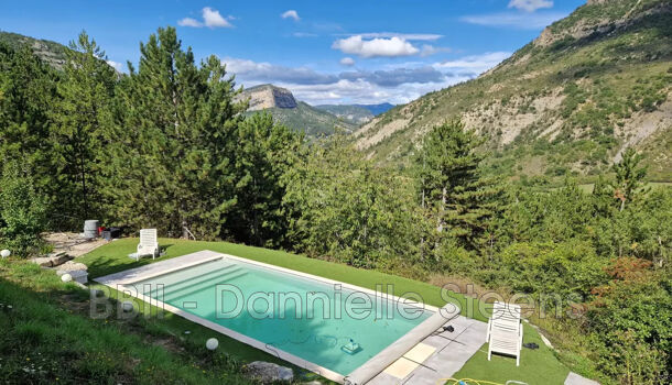 Villa / Maison 6 pièces  à vendre Rémuzat 26510