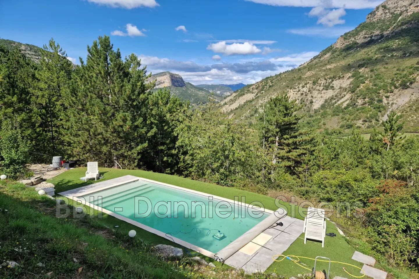 Villa / Maison  T6 à vendre Rémuzat 26510