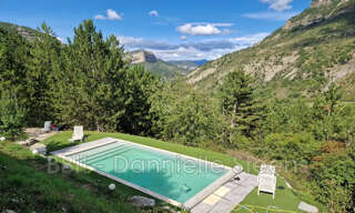 Maison 6 Pièces 150 m² à vendre à Rémuzat (26510)