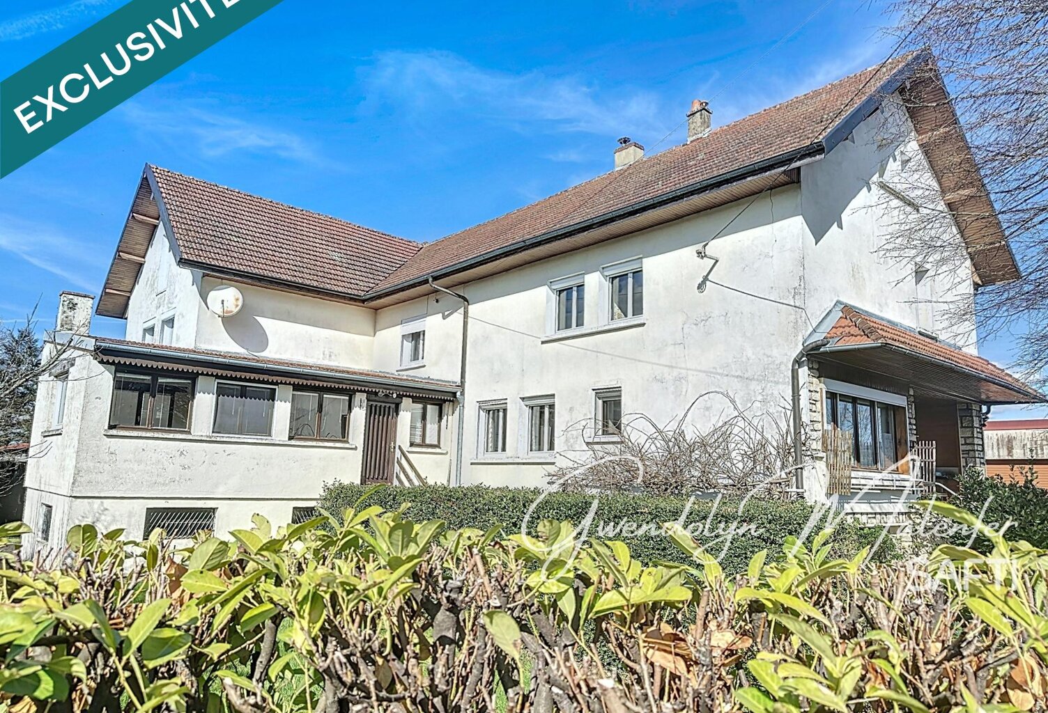 Grande maison familiale  Deux habitations réunies  Immense terrain  Nombreuses dépendances  Gros potentiel — photo 1