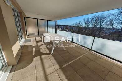 Appartement 4 pièces 310000 €