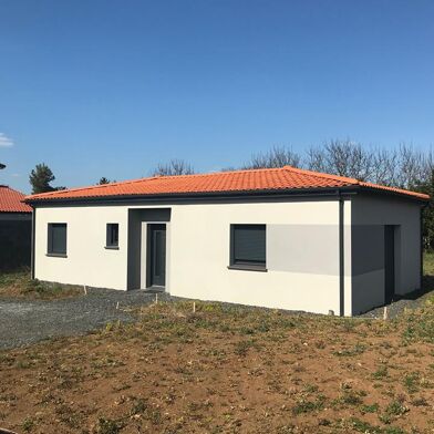 Maison 5 pièces 990 €