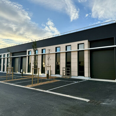 Local industriel  479000 €