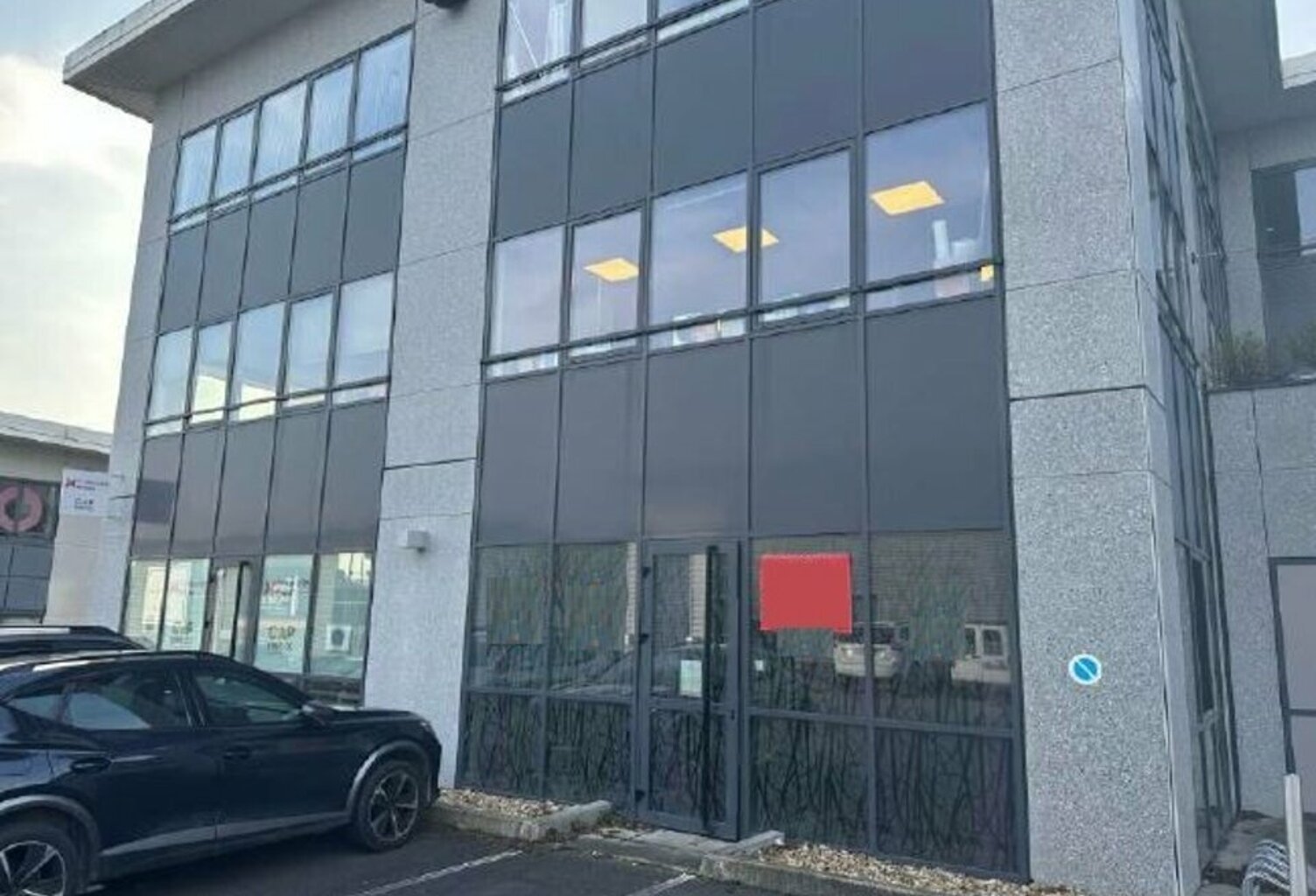 BUREAUX à LOUER — photo 1