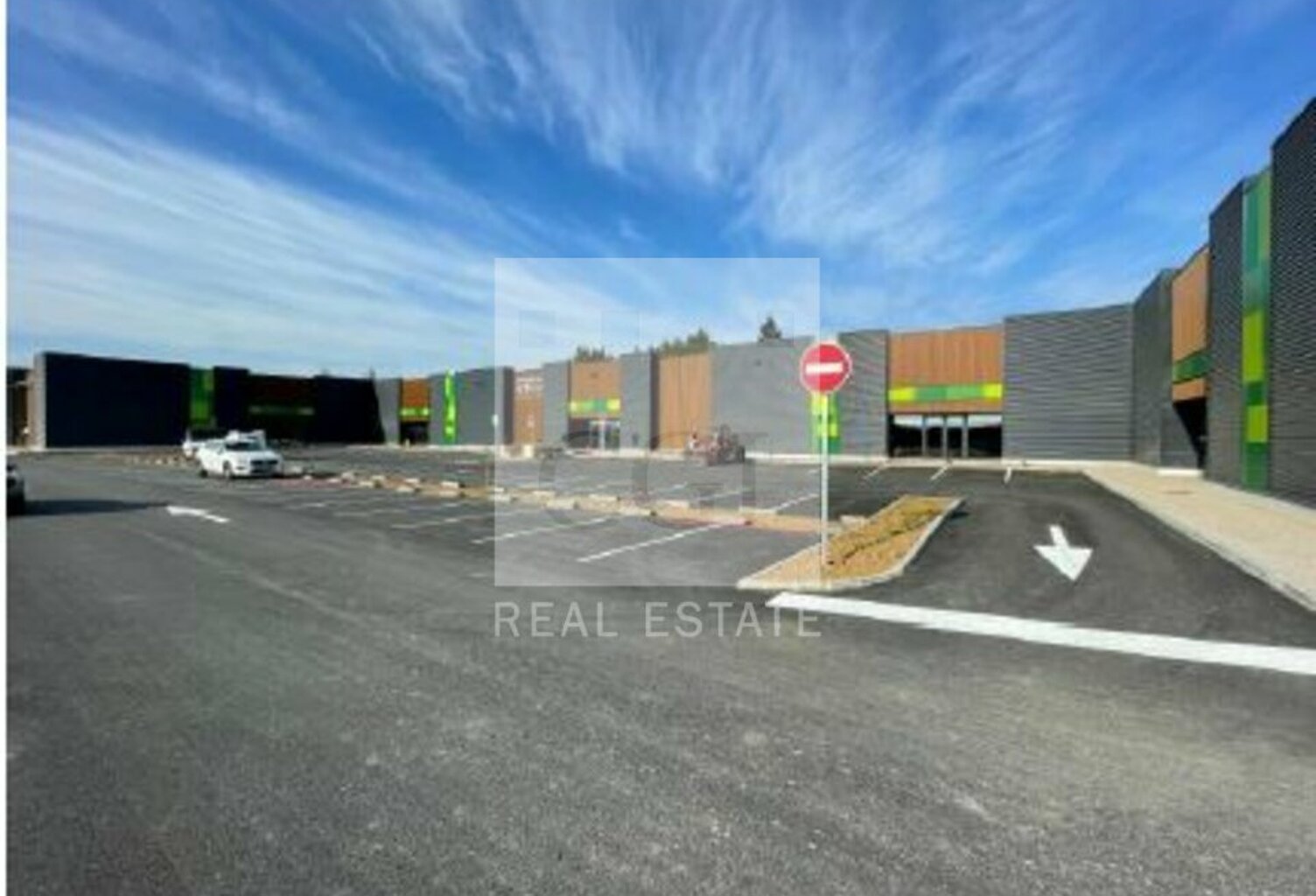 LOCAL COMMERCIAL à LOUER — photo 1