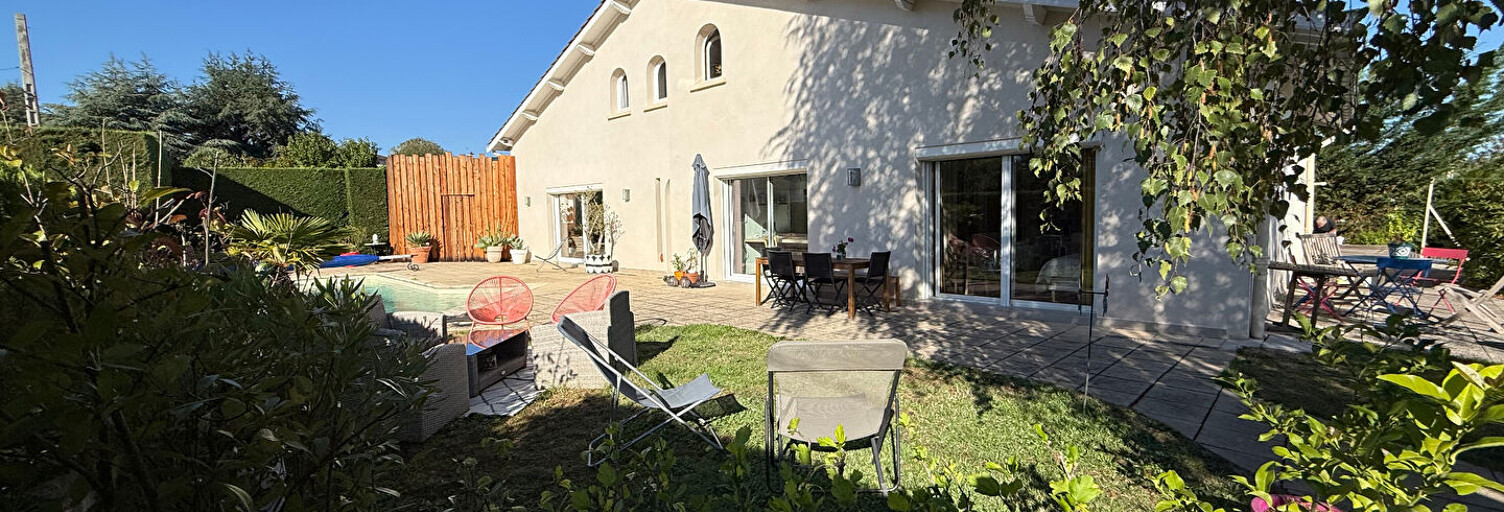 Maison 8 Pièces 230 m² à vendre à Renaison (42370)