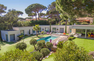 À VENDRE VILLA CONTEMPORAINE VUE MER DE PLAIN PIED TERRAIN PLAT PISCINE ET JACUZZI SALLE DE SPORT ET DOUBLE GARAGE , À GRIMAUD À PIEDS DES PLAGES — photo du bien