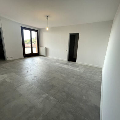 Appartement 3 pièces 1060 €