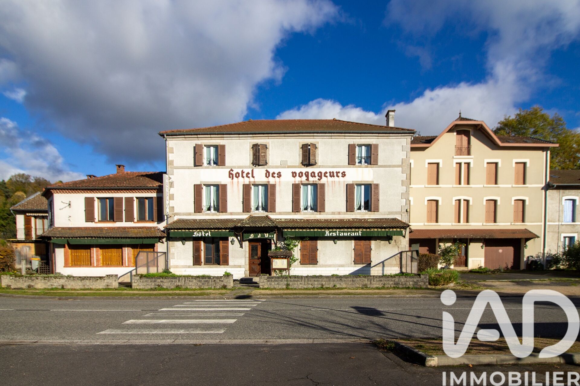 Vertolaye - 800m² - 3p. - 2ch.