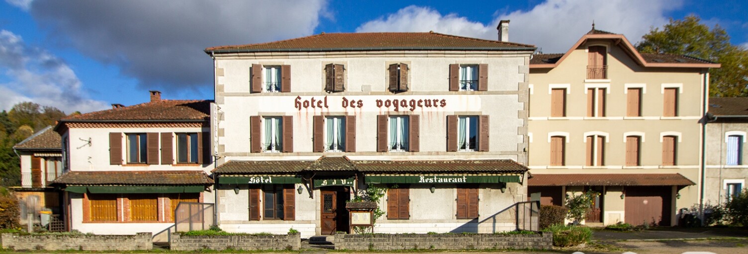 Immeuble  800 m² à vendre à Vertolaye (63480)