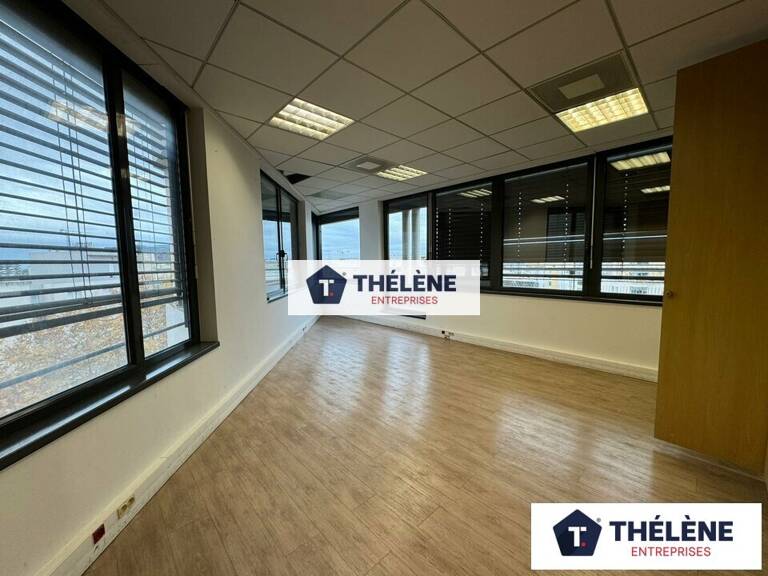 BUREAUX à LOUER — photo 1