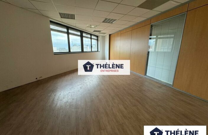 BUREAUX à LOUER — photo 2