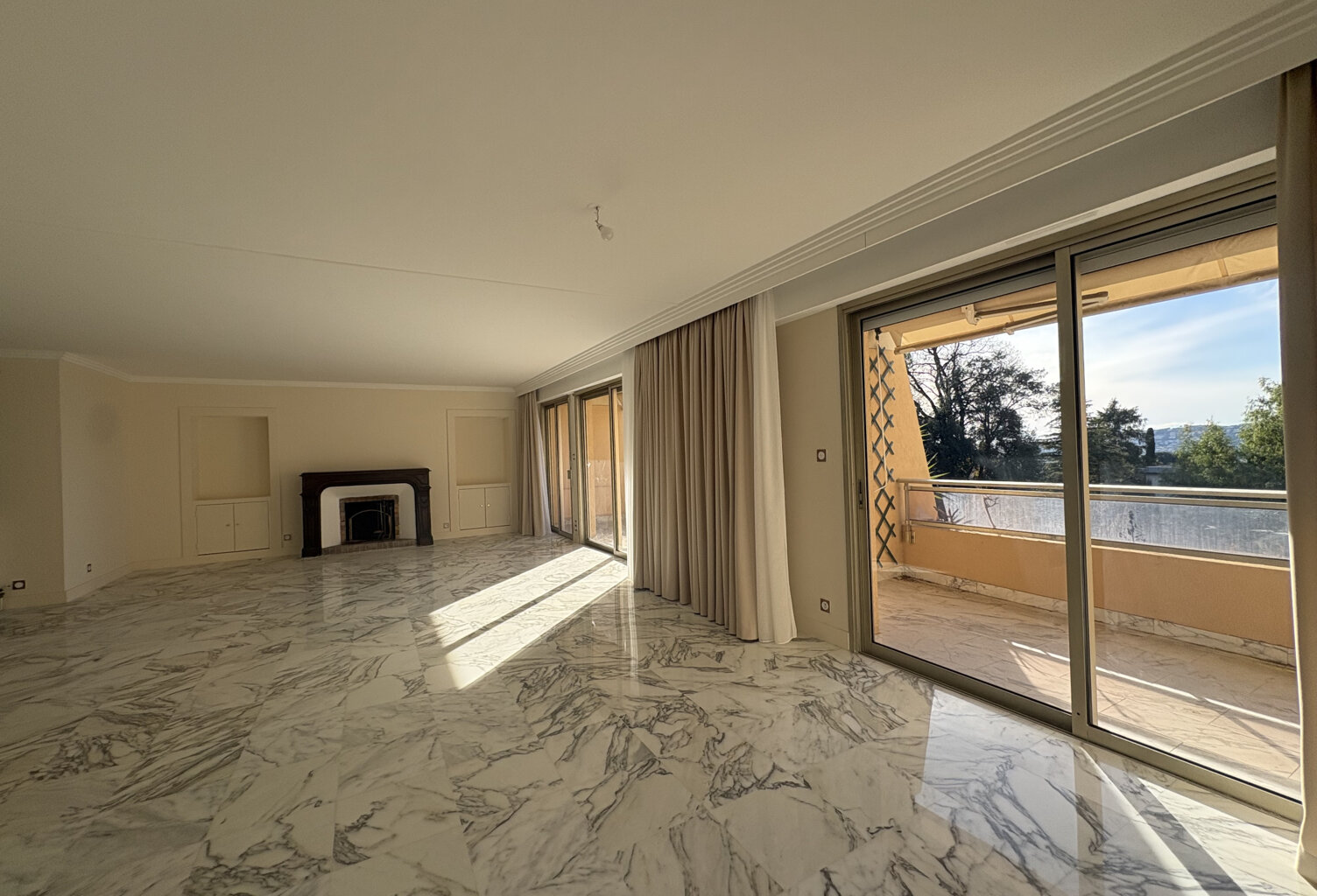 APPARTEMENT 4 PIECES 154 m2 NICE 06100 CIMIEZ — photo 1