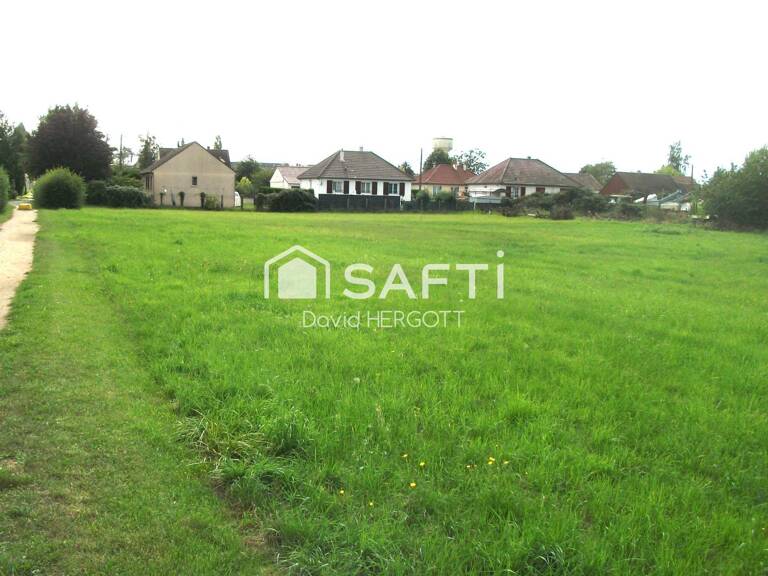 Terrain constructible de 1134m² (non viabilisé) — photo 1