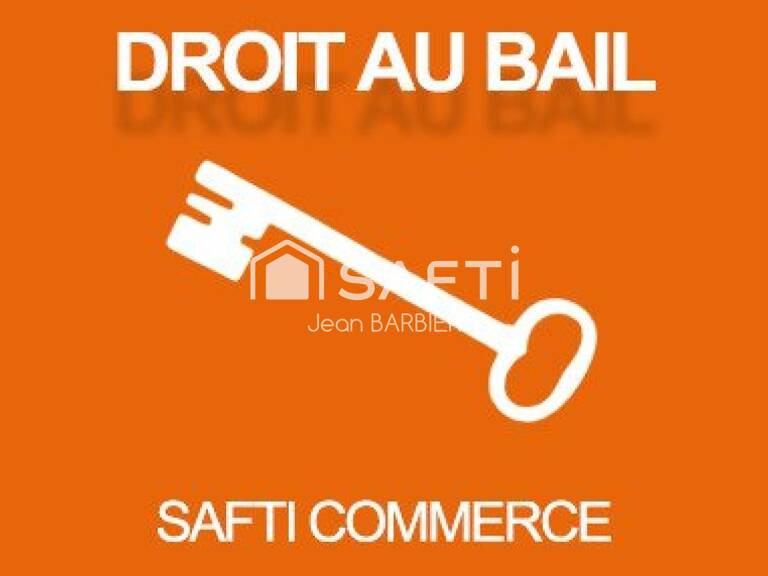Sur la commune de la Crau, local commercial de 98m², chambre froide,réserve, stationnements. — photo 1