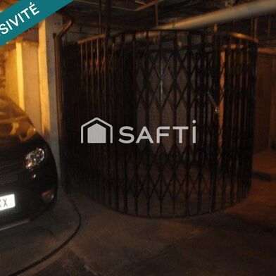 Garage  83000 €