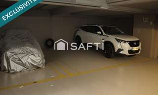 Garage   m² à vendre à Paris (75000)