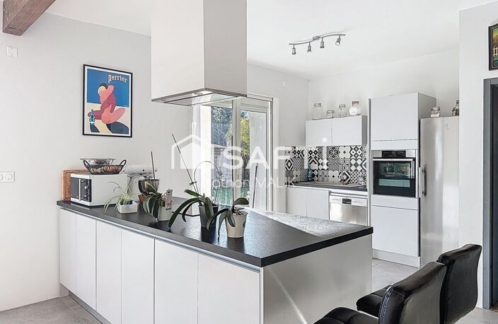 Maison de plain-pied rénovée avec piscine et dépendance — photo 4