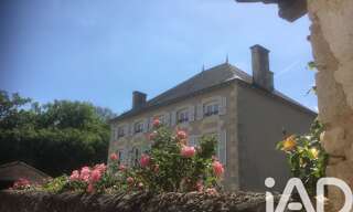 Maison 15 Pièces 384 m² à vendre à Gençay (86160)