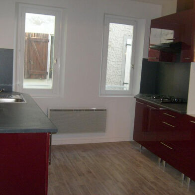 Maison 3 pièces 576 €